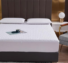 Waterproof Mattress Protector – Cooling, Breathable & Noiseless Protection