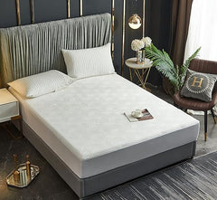 Waterproof Bamboo Mattress Protector – 3D Quilted, Cooling & Noiseless Comfort