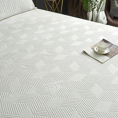 Waterproof Bamboo Mattress Protector – 3D Quilted, Cooling & Noiseless Comfort